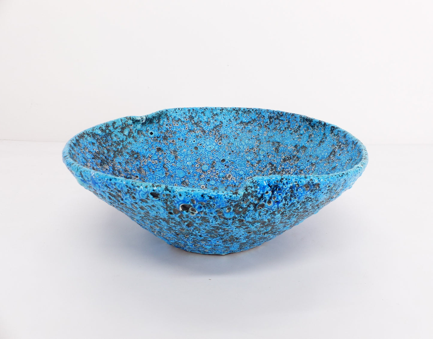 Coupe à fruit en céramique émaux écume de mer bleu turquoise 1950