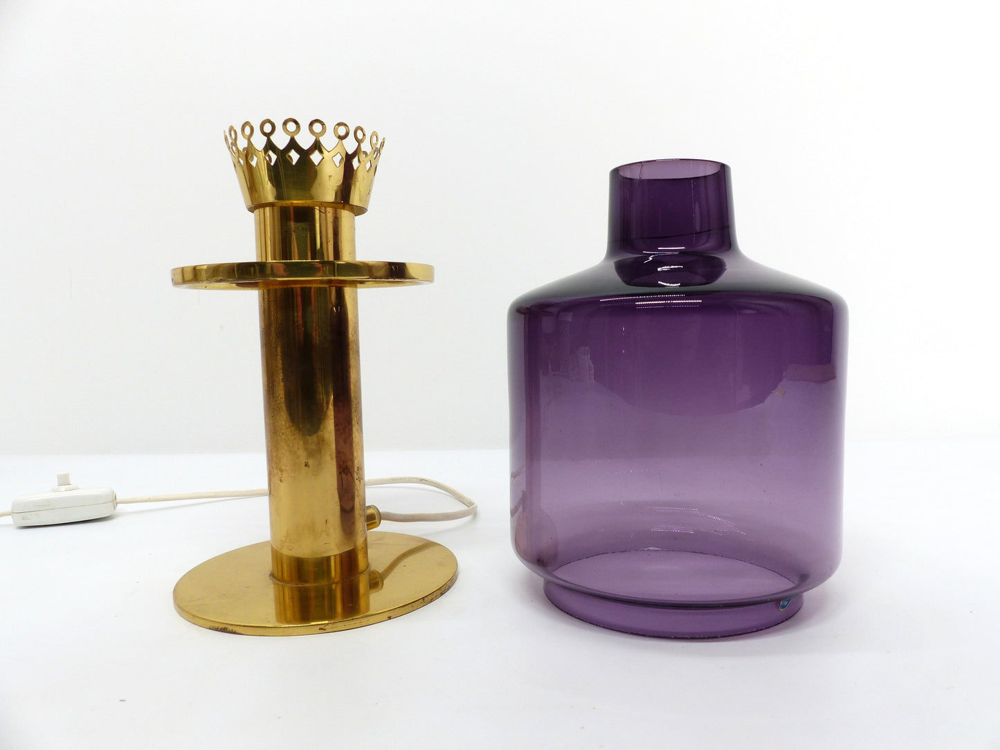 Lampe scandinave Hans-Agne Jakobsson laiton et verre violet B 102