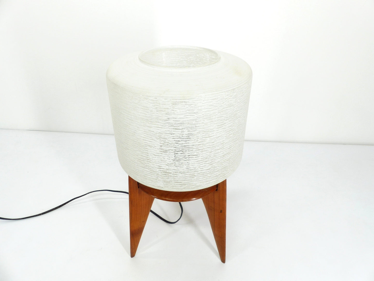 Lampe de table vintage tripode bois et verre 1950 France