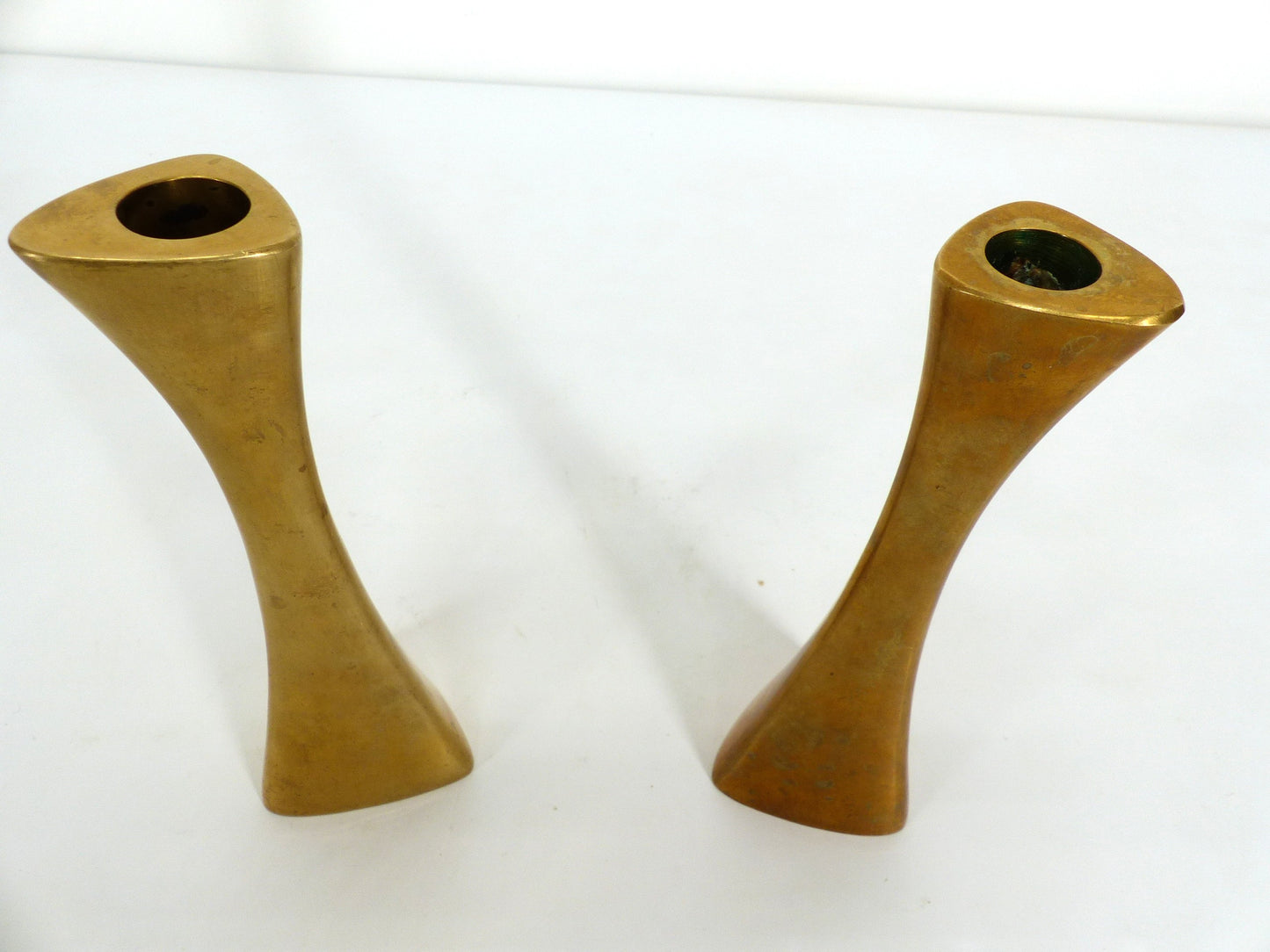 Paire de bougeoirs vintages en laiton Ytterberg pour Bca Eskilstuna, Suède 1960
