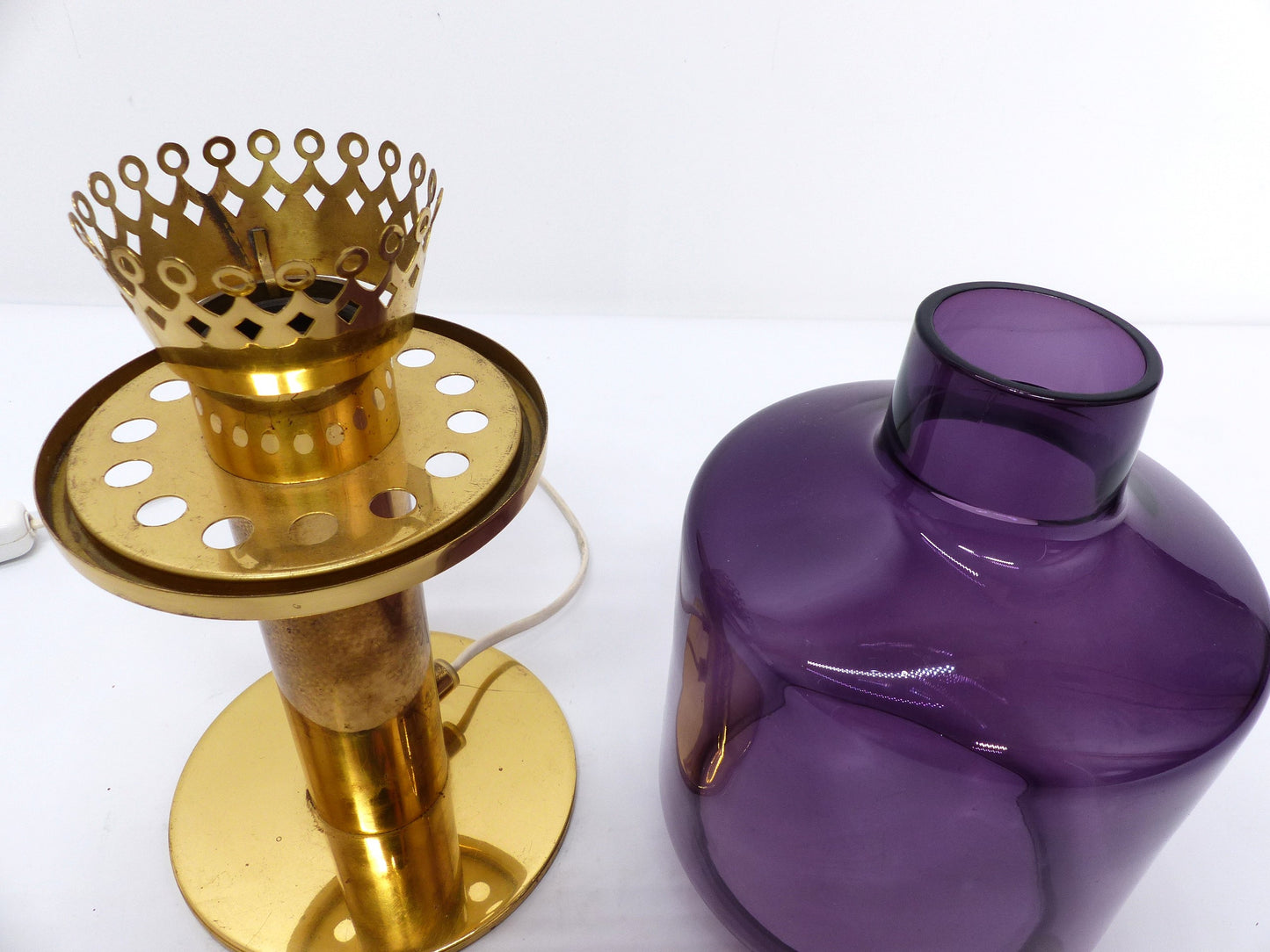 Lampe scandinave Hans-Agne Jakobsson laiton et verre violet B 102