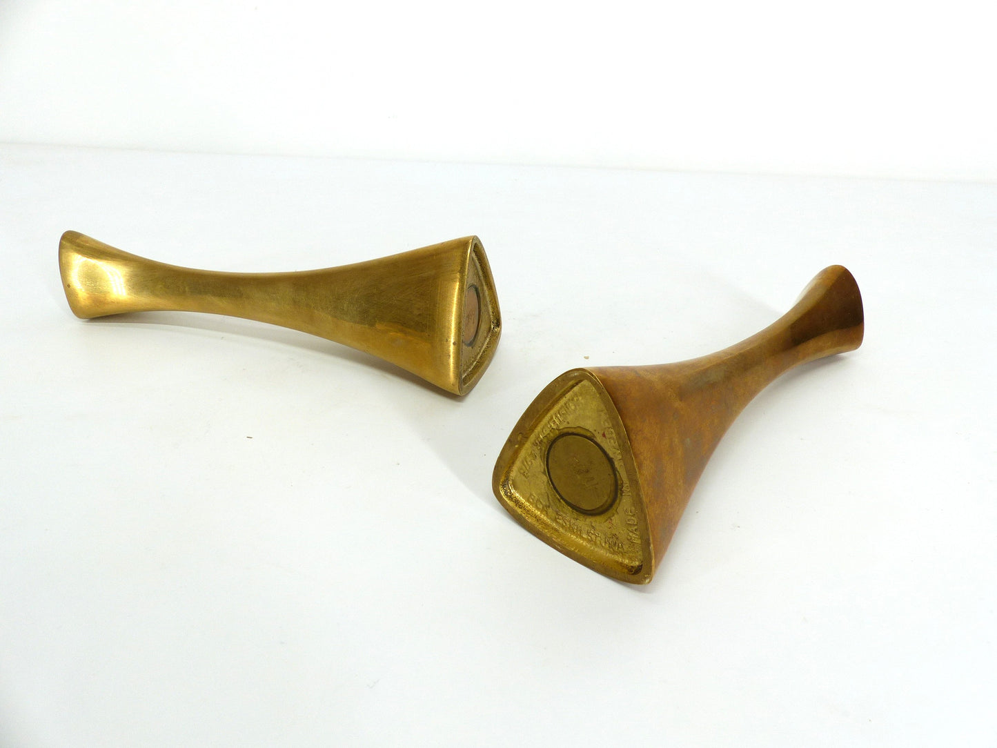 Paire de bougeoirs vintages en laiton Ytterberg pour Bca Eskilstuna, Suède 1960
