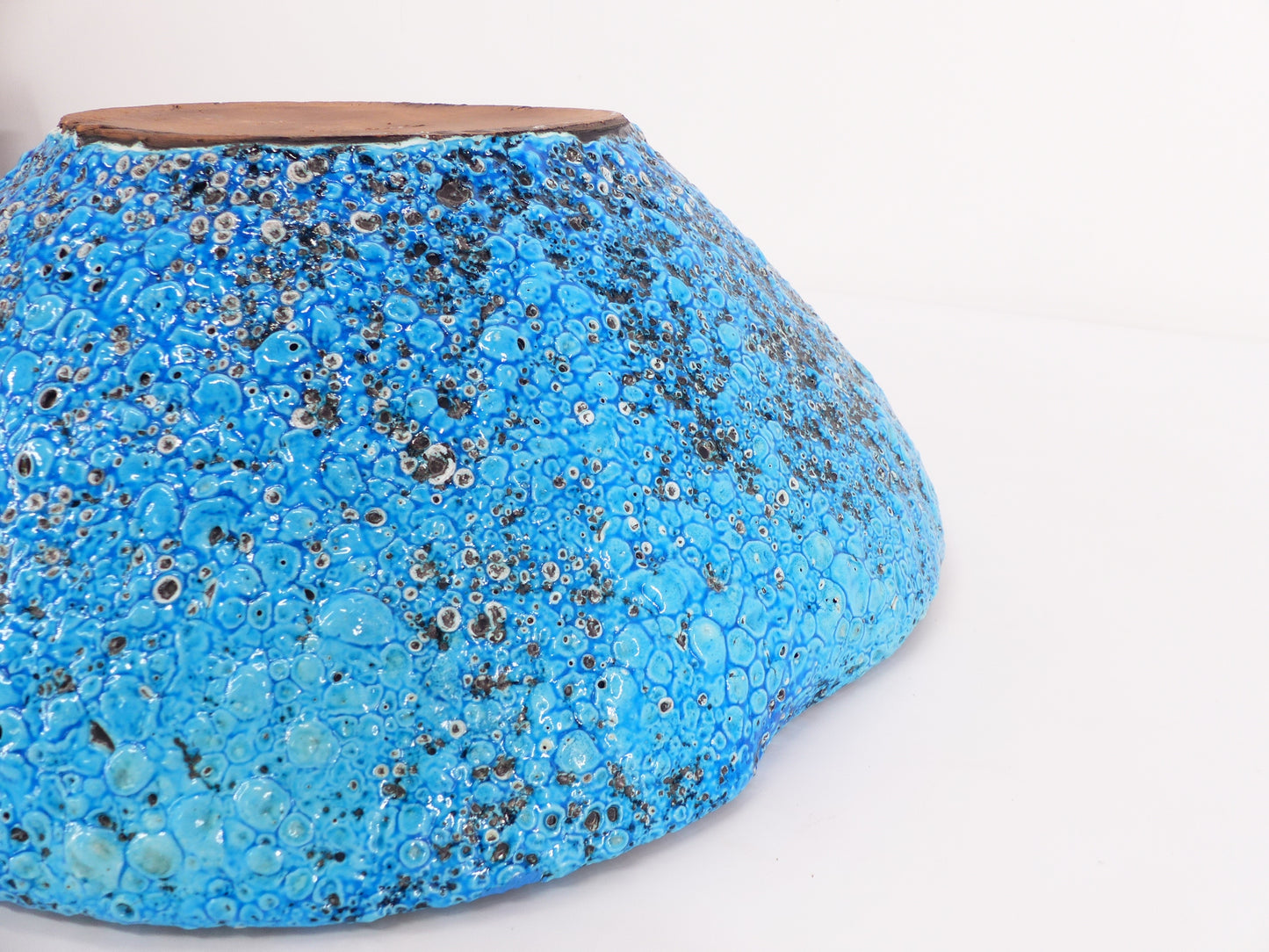 Coupe à fruit en céramique émaux écume de mer bleu turquoise 1950