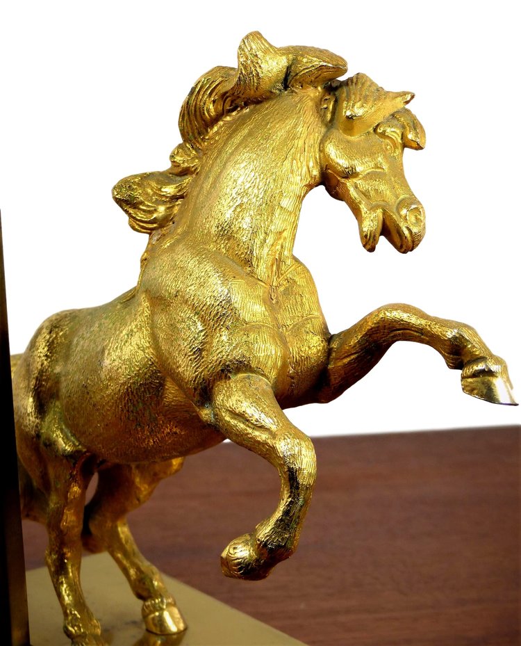 LAMPE DE TABLE CHEVAL EN METAL DORÉ