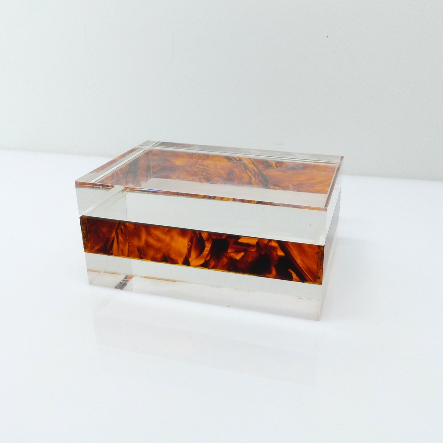 Boîte en plexiglass lucite bicolore, design Philippe Cheverny, édition Kit Design 1970
