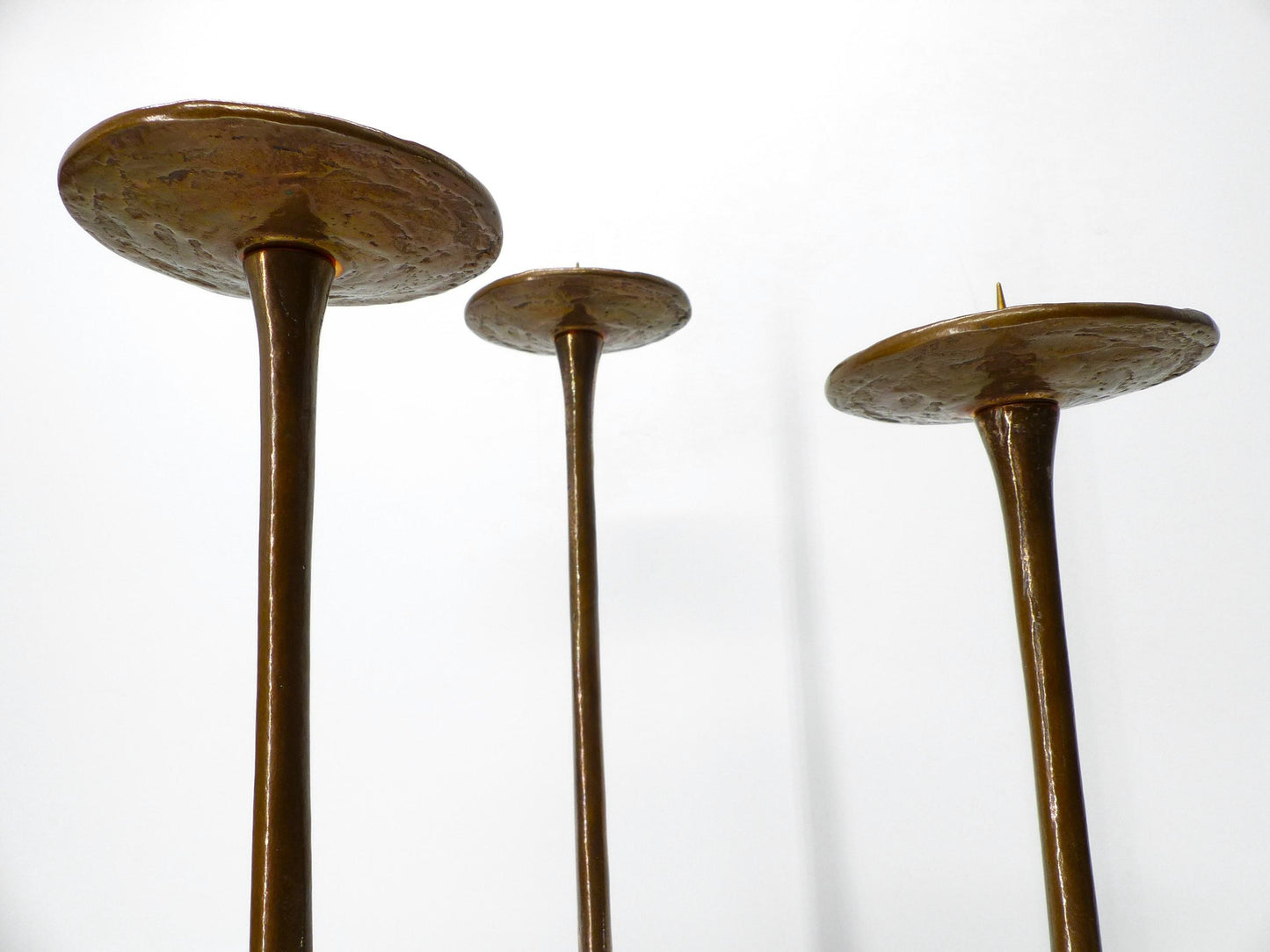 Chandelier tripode brutaliste XXL en bronze, Michael Harjes, Allemagne, 1960