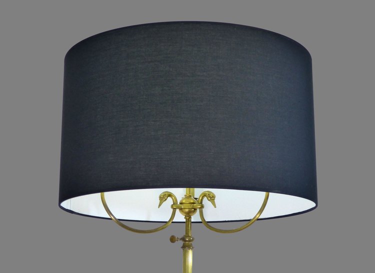 LAMPADAIRE AUX TÊTES DE CYGNES