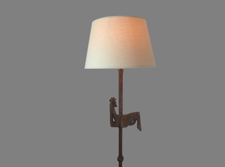 LAMPADAIRE FER FORGÉ AU COQ DES ATELIERS MAROLLES 1950