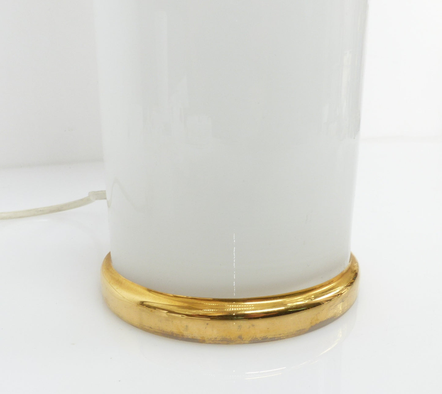 Pied de lampe en verre opalin blanc, Uno & Östen Kristiansson pour Luxus Suède 1970
