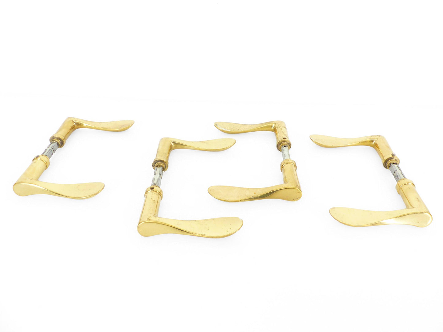 Lot de 4 paires de poignées de porte en laiton massif circa 1960