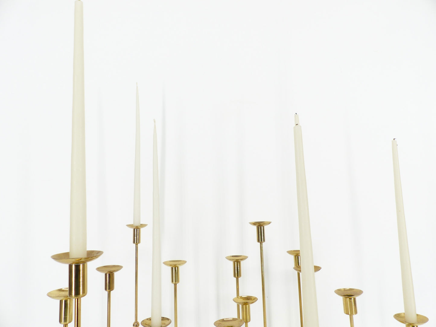 Set de 15 bougeoirs scandinaves en laiton et verre, Gunnar Ander, Ystad Metall, Suède 1960