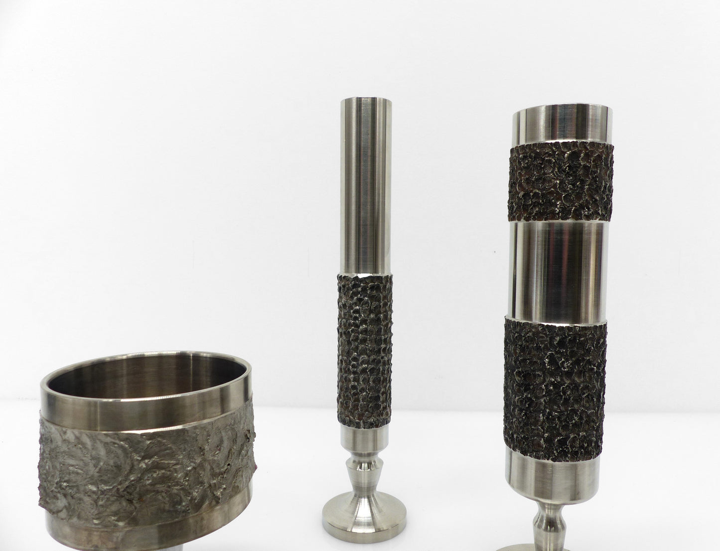 Set de 5 vases et coupes brutalistes en acier 1970