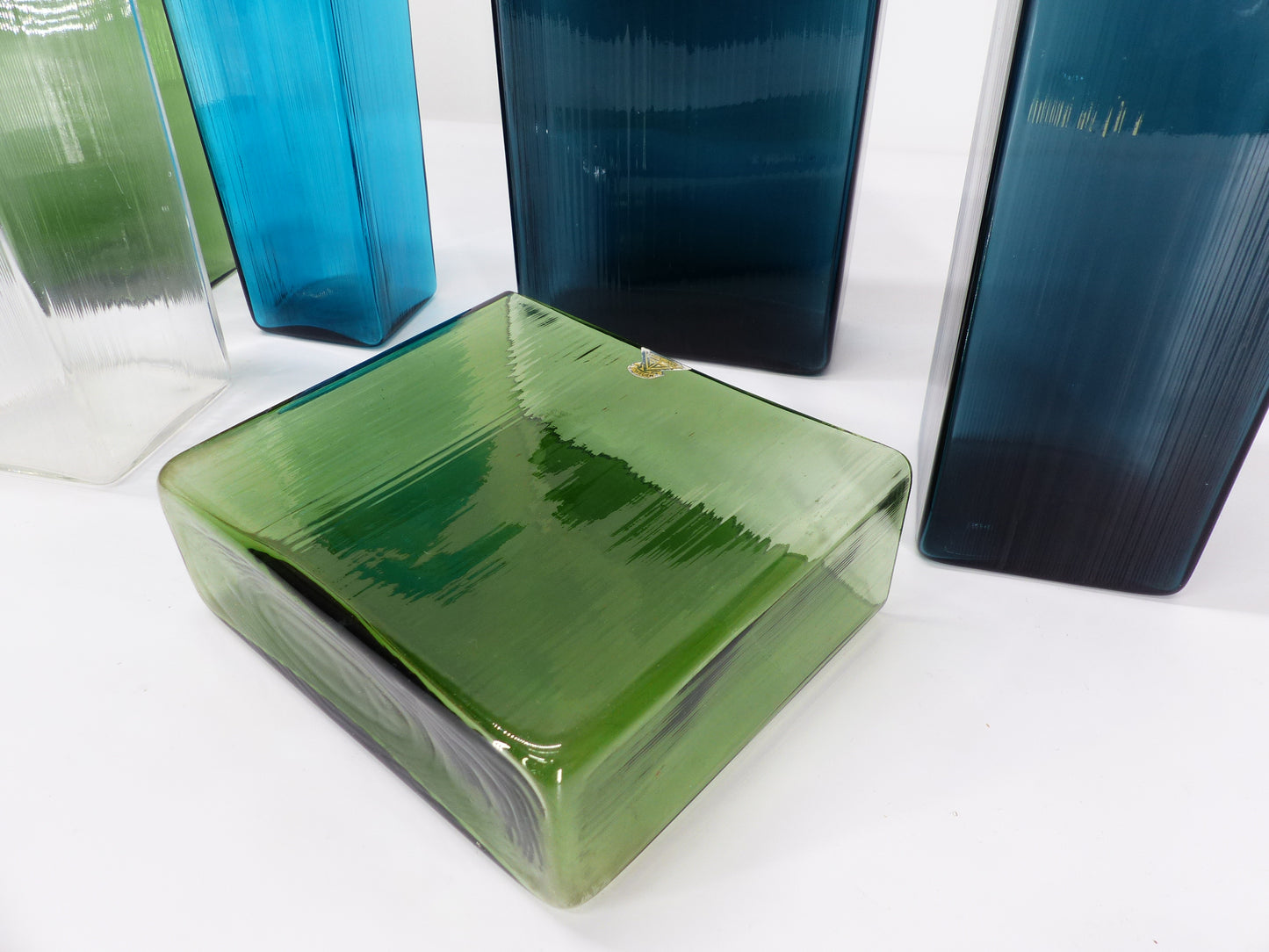 Set de 8 vases ISI en verre coloré Lennart Andersson Gullaskruf, 1960