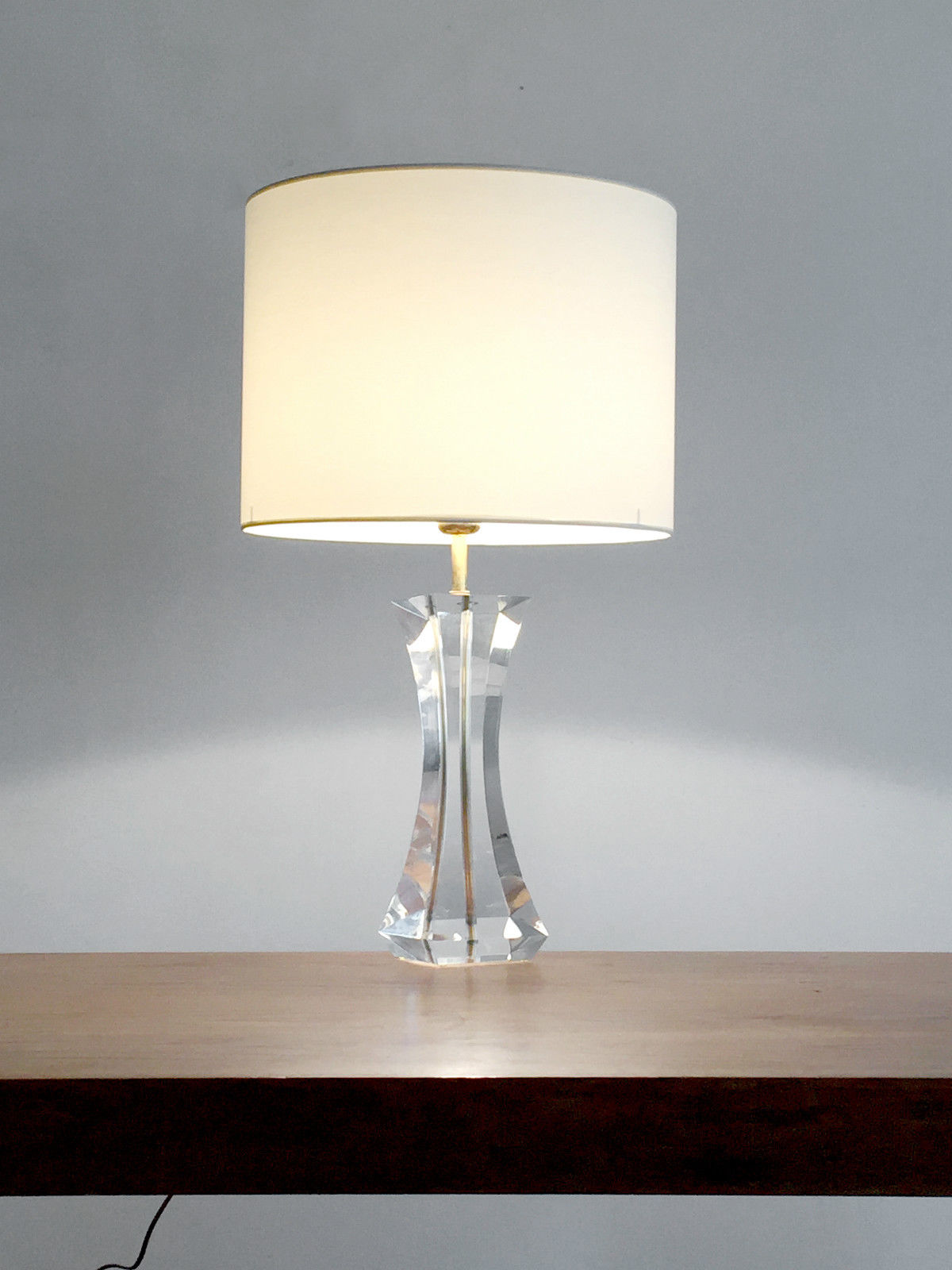 Large plexiglass table lamp 1970