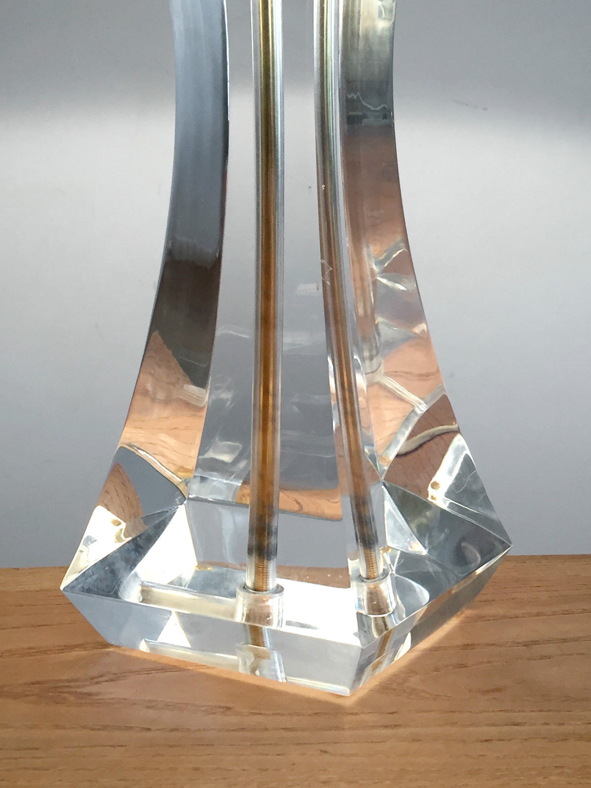 Grande lampe de table plexiglas 1970