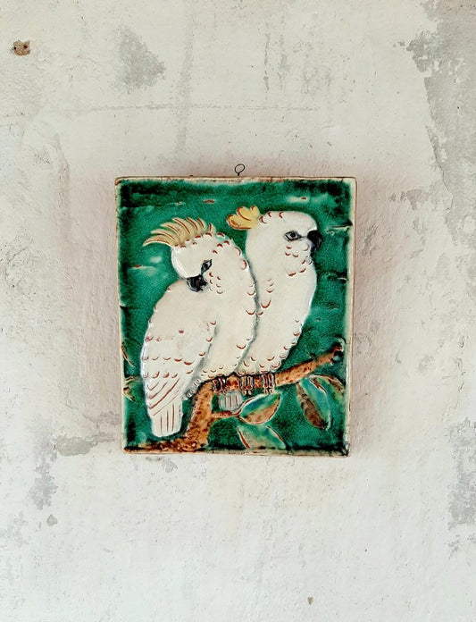 CERAMIC WALL PLAQUE WITH KARLSRUHER PARROTS