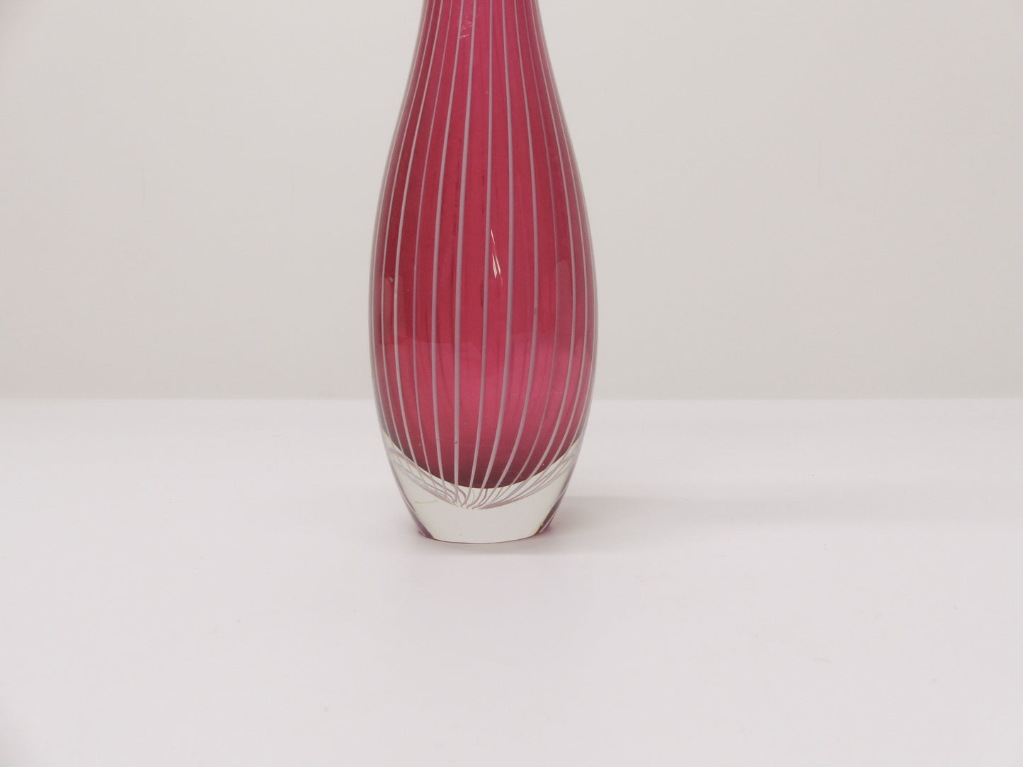 VASE TULIPE SCANDINAVE EN VERRE ROSE - VICKE LINDSTRAND - KOSTA BODA