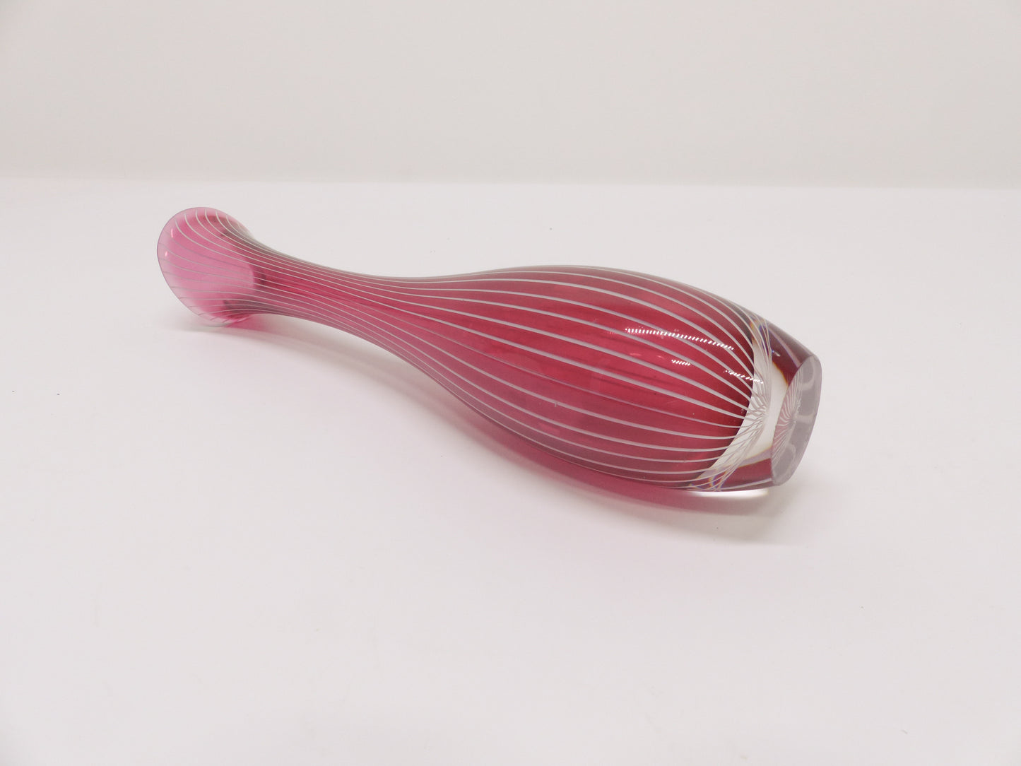 VASE TULIPE SCANDINAVE EN VERRE ROSE - VICKE LINDSTRAND - KOSTA BODA