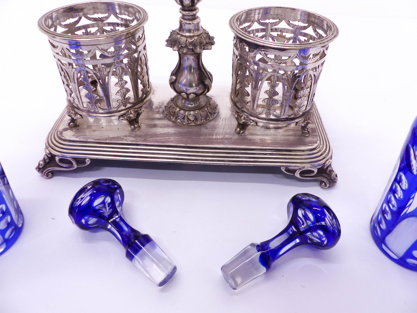 Huilier-vinaigrier Christofle en argent et cristal bleu cobalt XIX