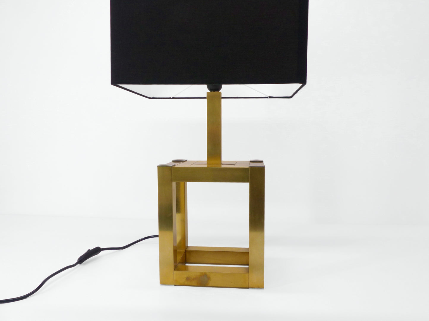 LAMPE DE TABLE CUBIQUE EN LAITON 1980