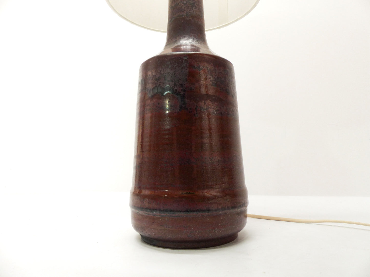 Lampe scandinave en céramique sang de boeuf Désirée Stentoj 1970