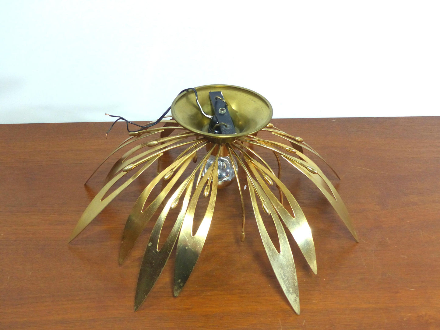 PAIRE D'APPLIQUES FLEURS DORÉES 1970