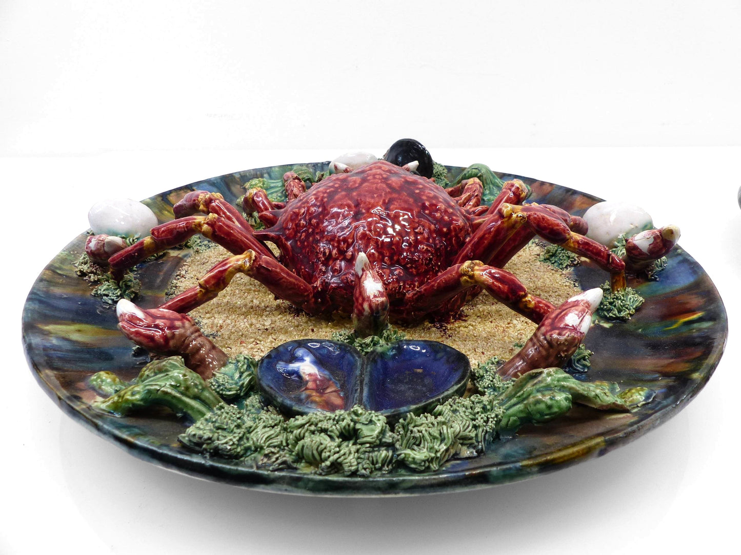 Pair of Large Polychrome Palissy Wall Plates by Álvaro José – Caldas da Rainha, Portugal, Early 20th Century