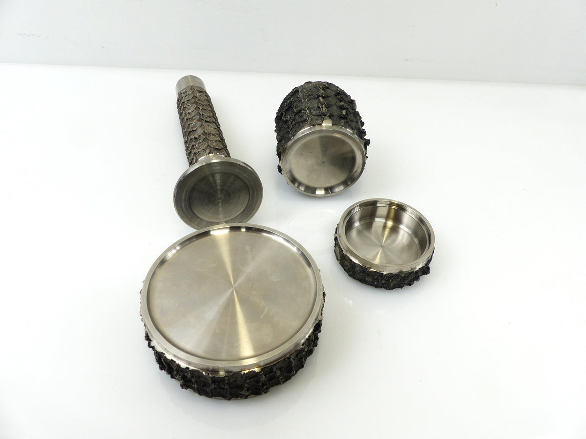Ensemble brutaliste BMF en métal – Cendrier, boîte à cigarettes et vase – Allemagne, années 1970