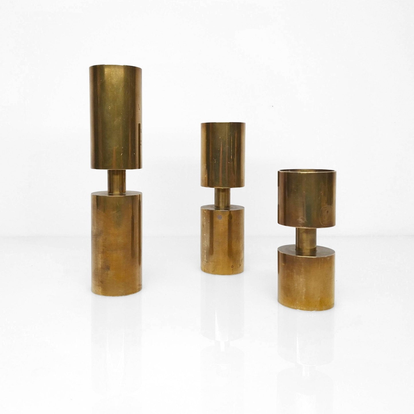 3 bougeoirs en laiton massif par Thelma Zoega, design scandinave, Suède, 1976 / Set of 3 solid brass candleholders by Thelma Zoega, Scandinavian design, Sweden, 1976