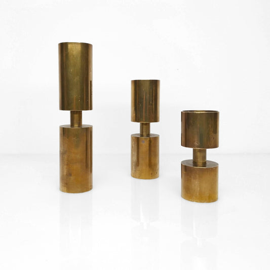 3 bougeoirs en laiton massif par Thelma Zoega, design scandinave, Suède, 1976 / Set of 3 solid brass candleholders by Thelma Zoega, Scandinavian design, Sweden, 1976