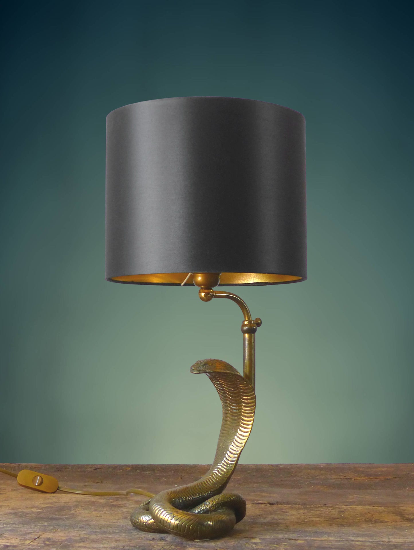 Lampe cobra en laiton doré 1970 attribuée à la Maison Jansen