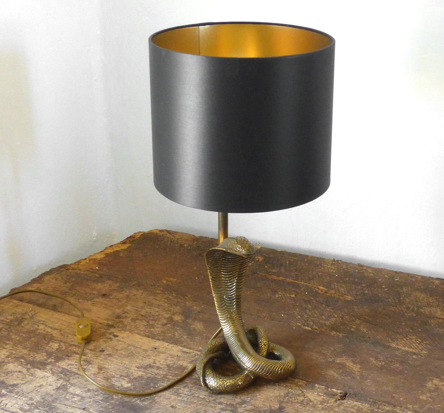 Lampe cobra en laiton doré 1970 attribuée à la Maison Jansen