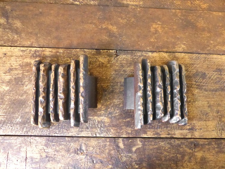 POIGNÉES DE PORTES BRUTALISTES EN BRONZE ALPAN