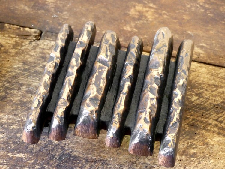 POIGNÉES DE PORTES BRUTALISTES EN BRONZE ALPAN
