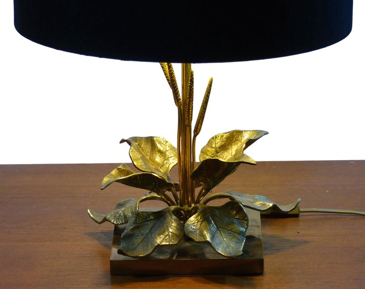  Table lamp with gilded brass foliage design