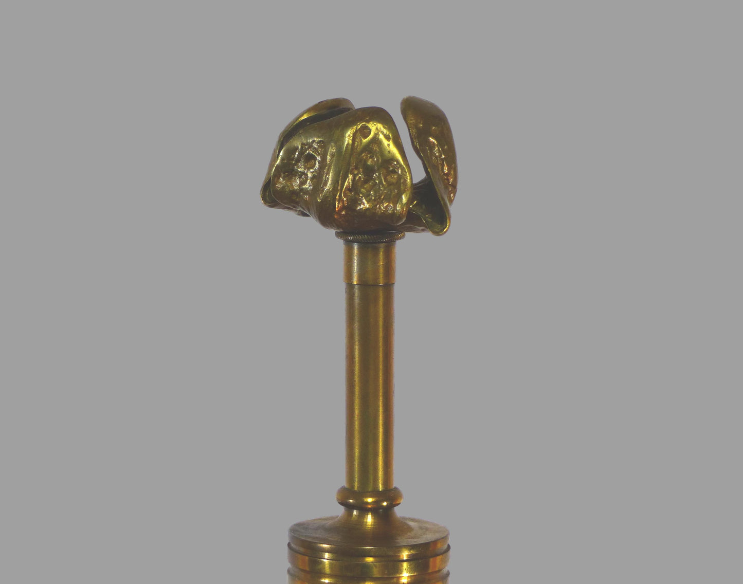 PIED DE LAMPE EN BRONZE DORÉ AUX FEUILLAGES 1970