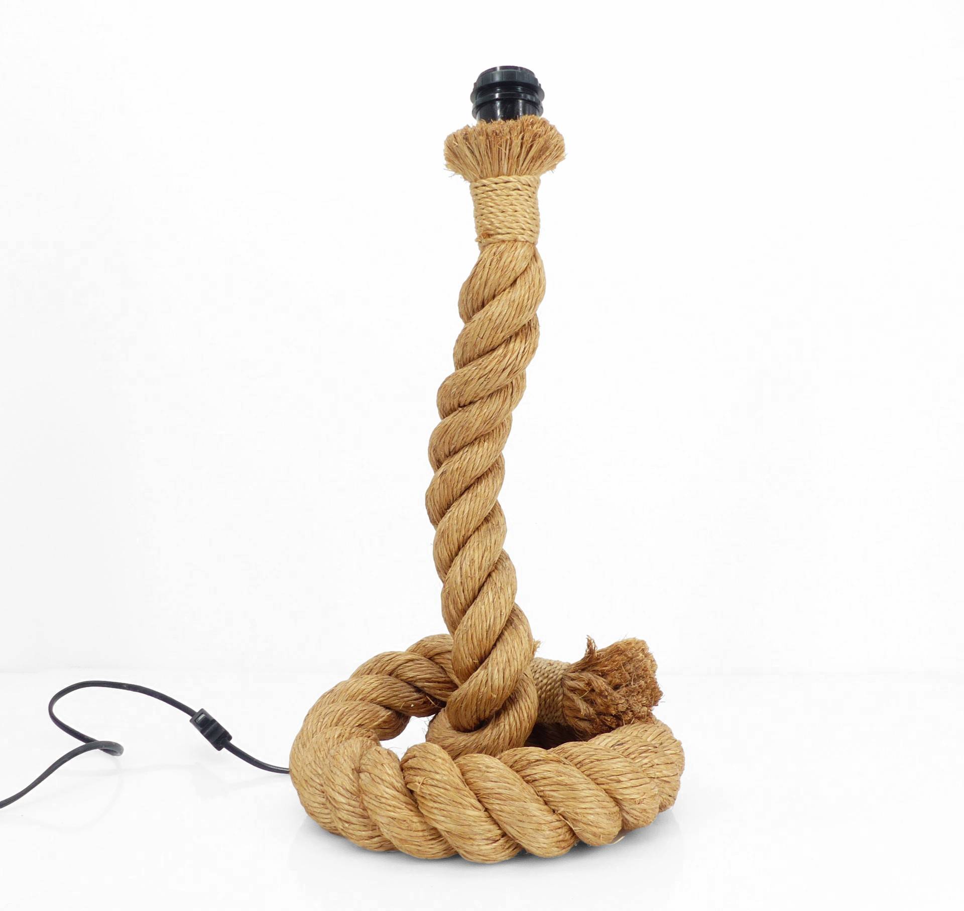 lampe en corde dans le goût d’audoux et minet, travail français circa 1970-1980 — rope table lamp in the style of audoux minet, circa 1970-1980