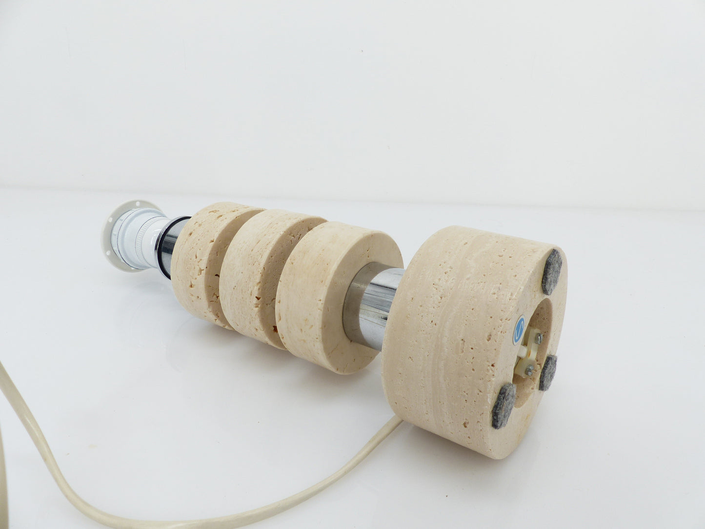 Lampe de table en travertin et chrome, Italie, années 1970