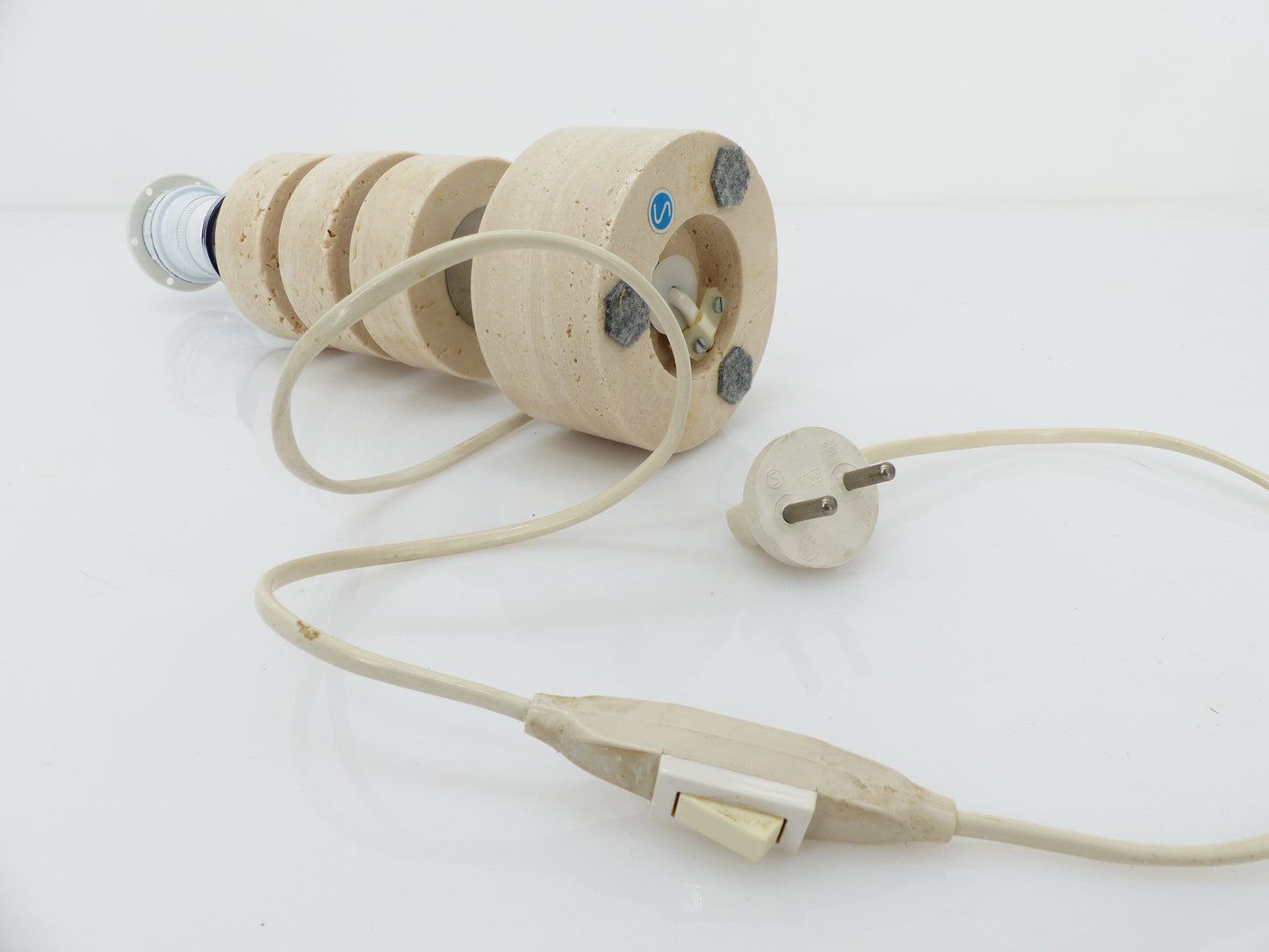 Lampe de table en travertin et chrome, Italie, années 1970