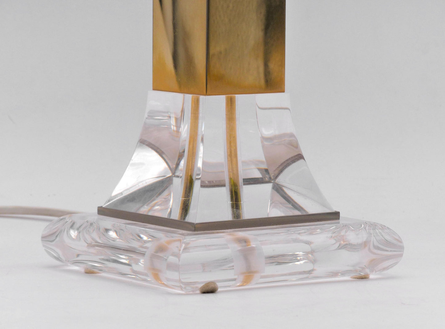 PIED DE LAMPE DE TABLE PLEXIGLASS ET LAITON