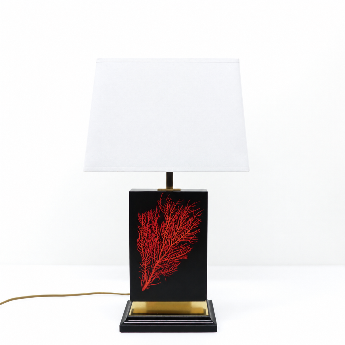 Lampe Maison Le Dauphin Caraïbes avec gorgone rouge incluse dans résine noire