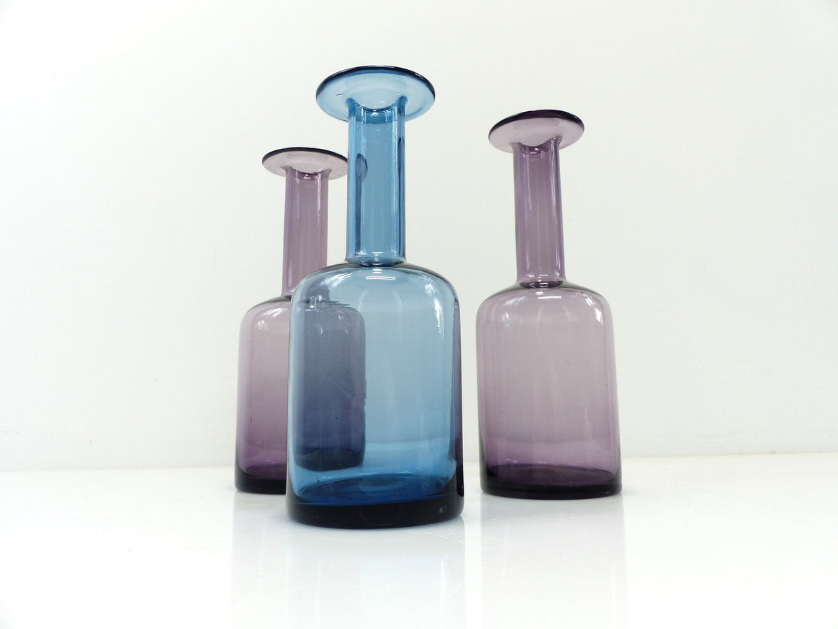 Ensemble de trois vases Gulvvase Otto Brauer pour Holmegaard en verre bleu et violet