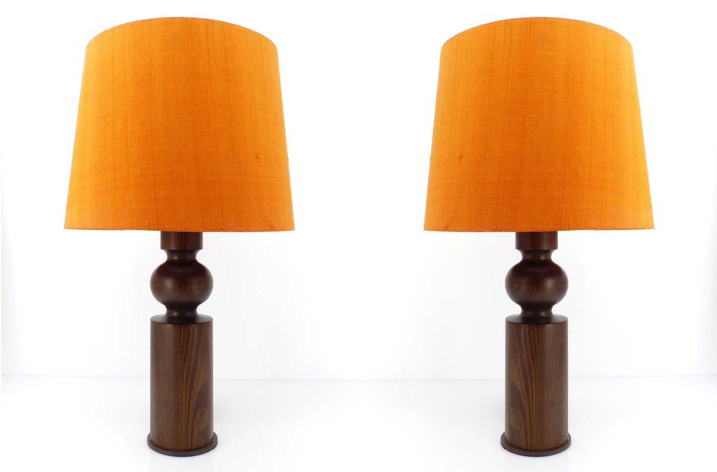 Paire de lampes de table scandinaves en pin par Uno Kristiansson pour Luxus, Suède, circa 1965