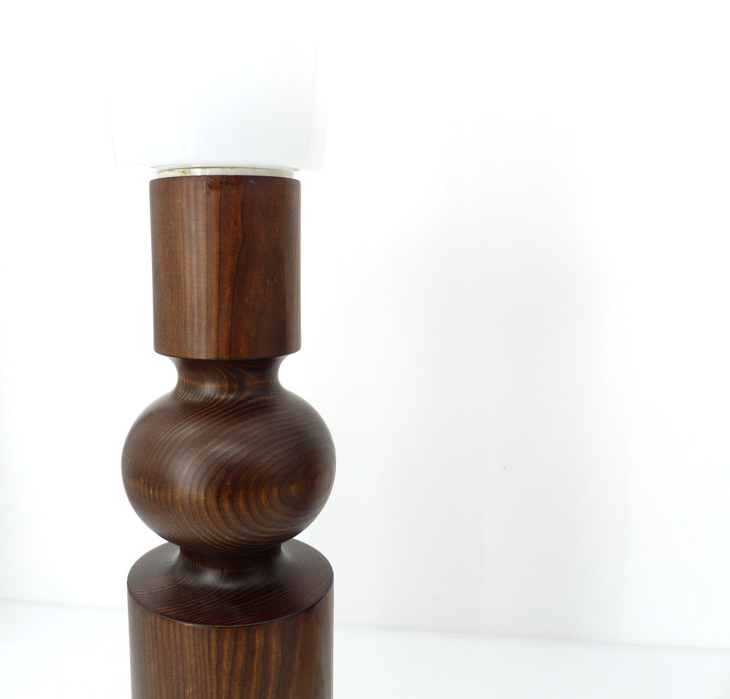 Paire de lampes de table scandinaves en pin par Uno Kristiansson pour Luxus, Suède, circa 1965