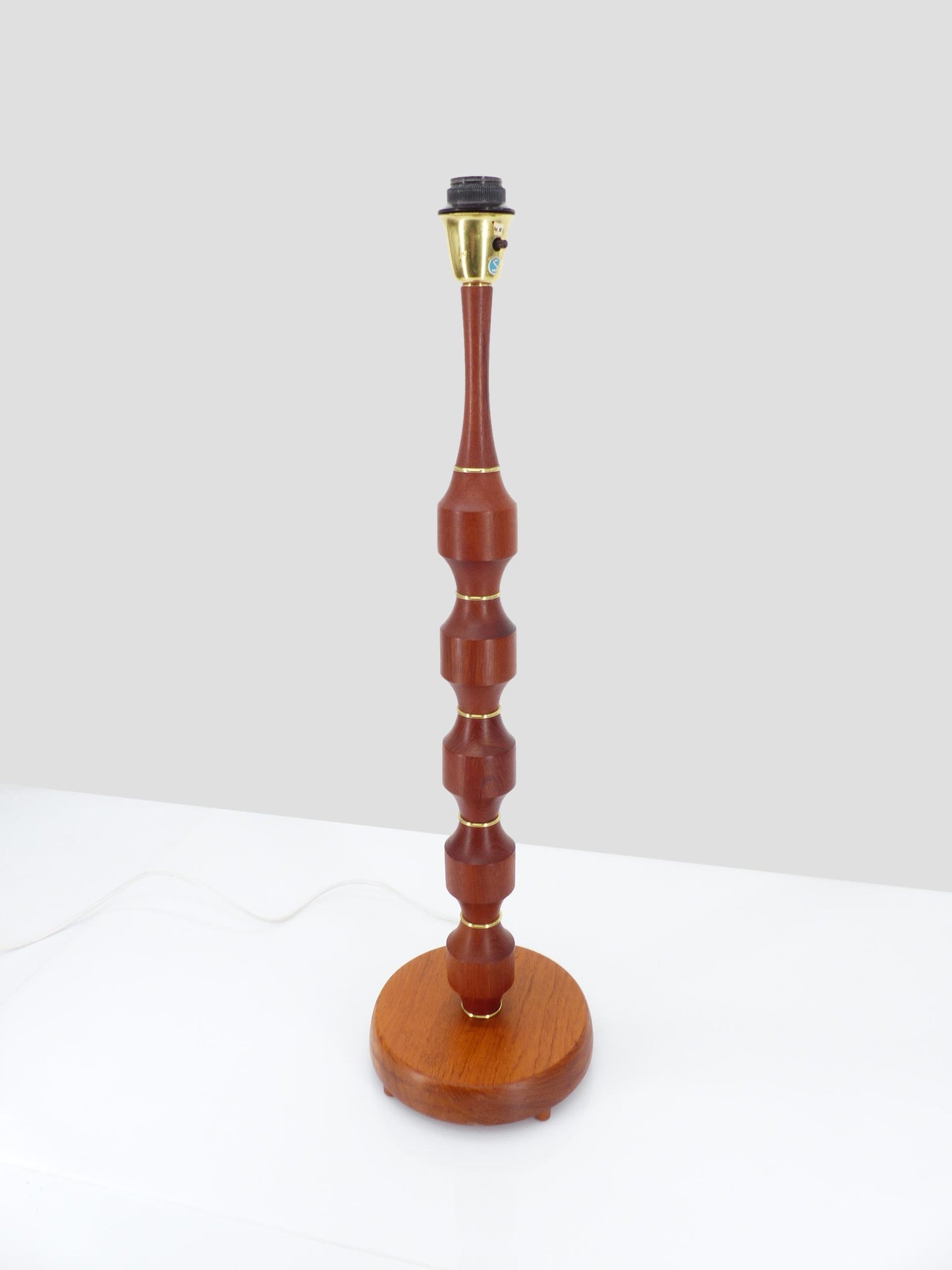 Pied de lampe de sol scandinave en teck, Möllers Armaturfabrik 1960