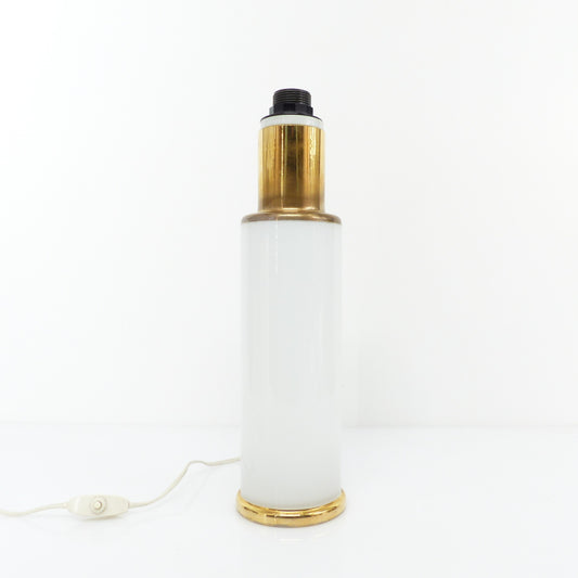 Pied de lampe en verre opalin blanc, Uno & Östen Kristiansson pour Luxus Suède 1970