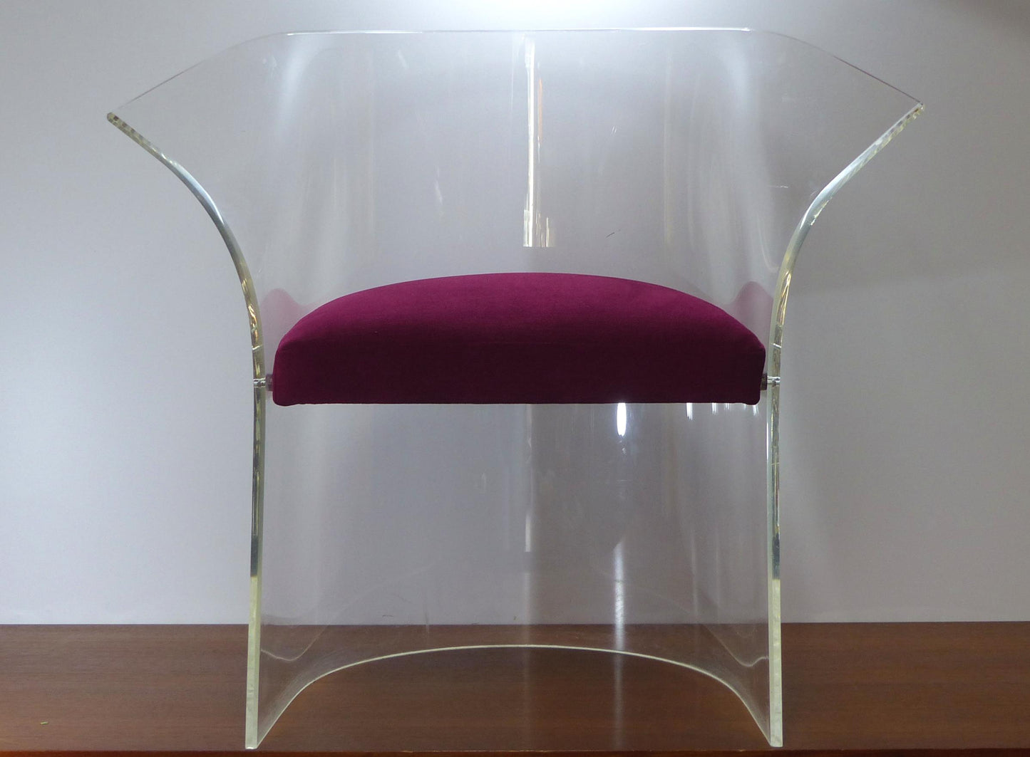 FAUTEUIL TRANSPARENT EN PLEXIGLASS 1970