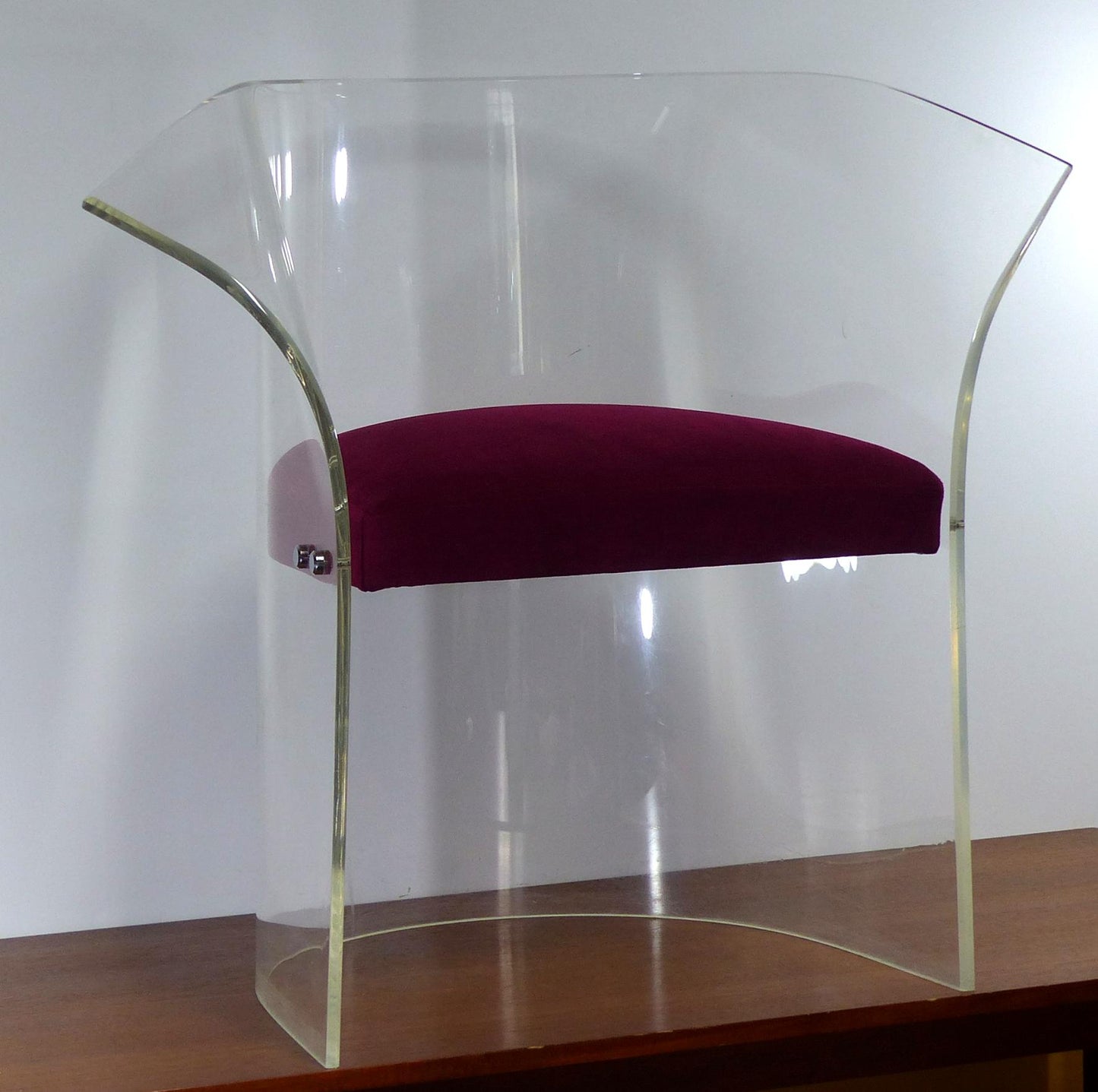 FAUTEUIL TRANSPARENT EN PLEXIGLASS 1970