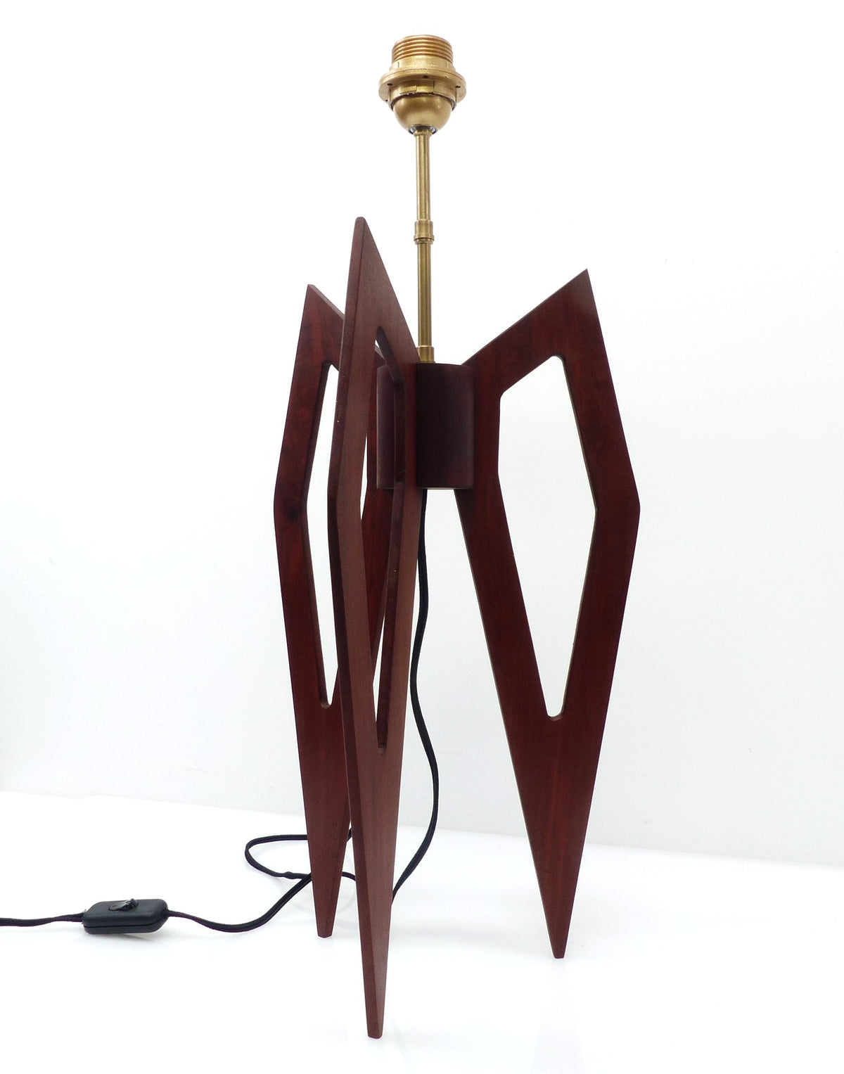 Lampe sculpturale tripode vintage en bois teinté brun, années 1960-70