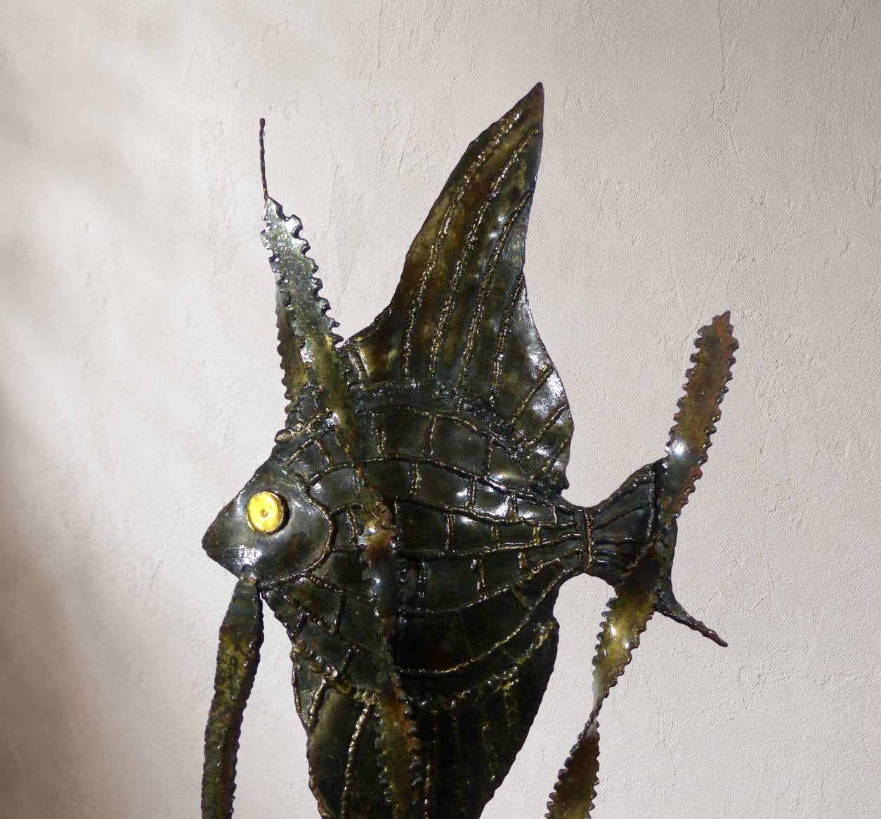 Grande sculpture brutaliste de poisson scalaire en métal soudé, circa 1970